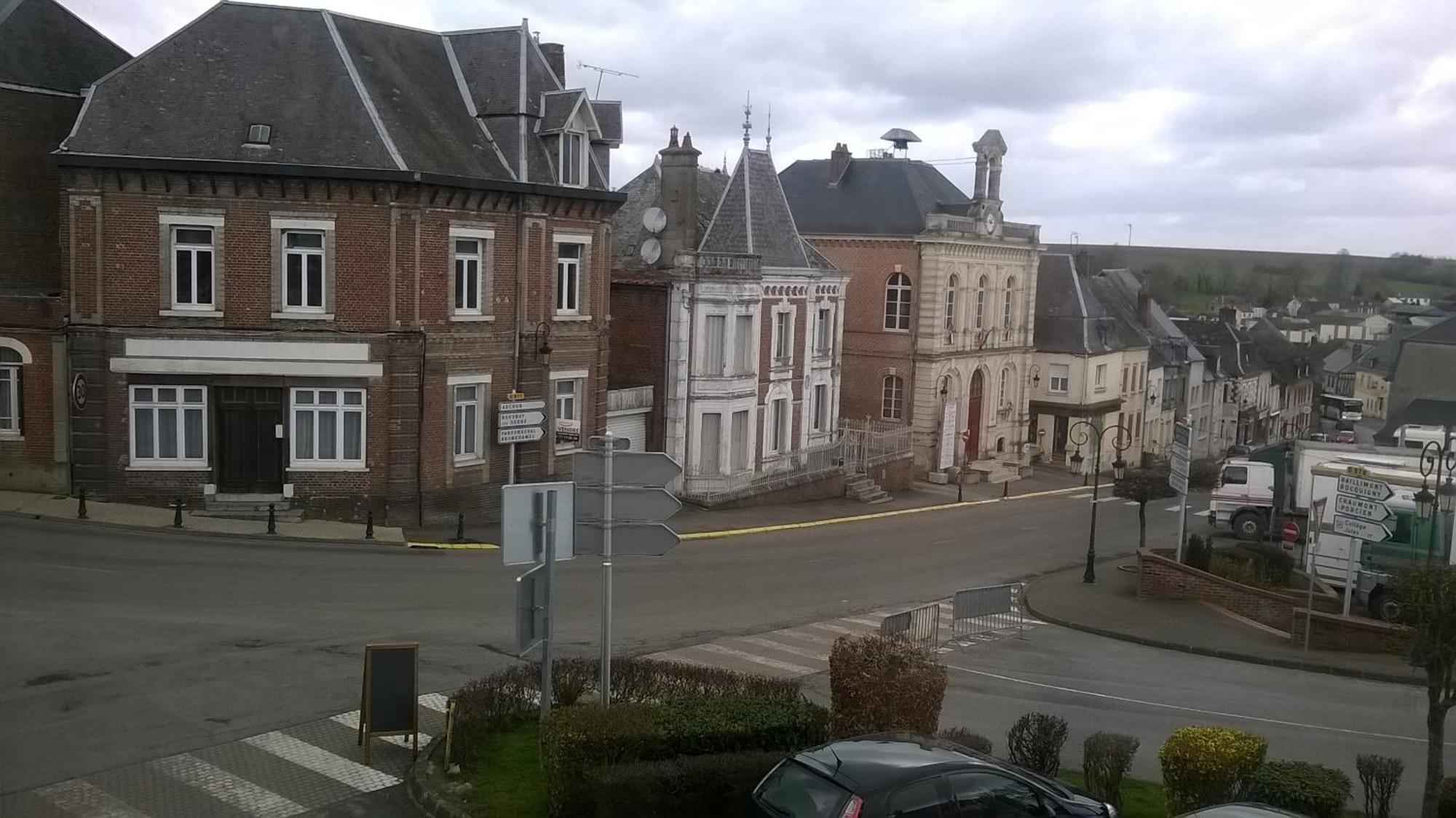Entre Nous Hotel Rozoy-sur-Serre Cameră foto
