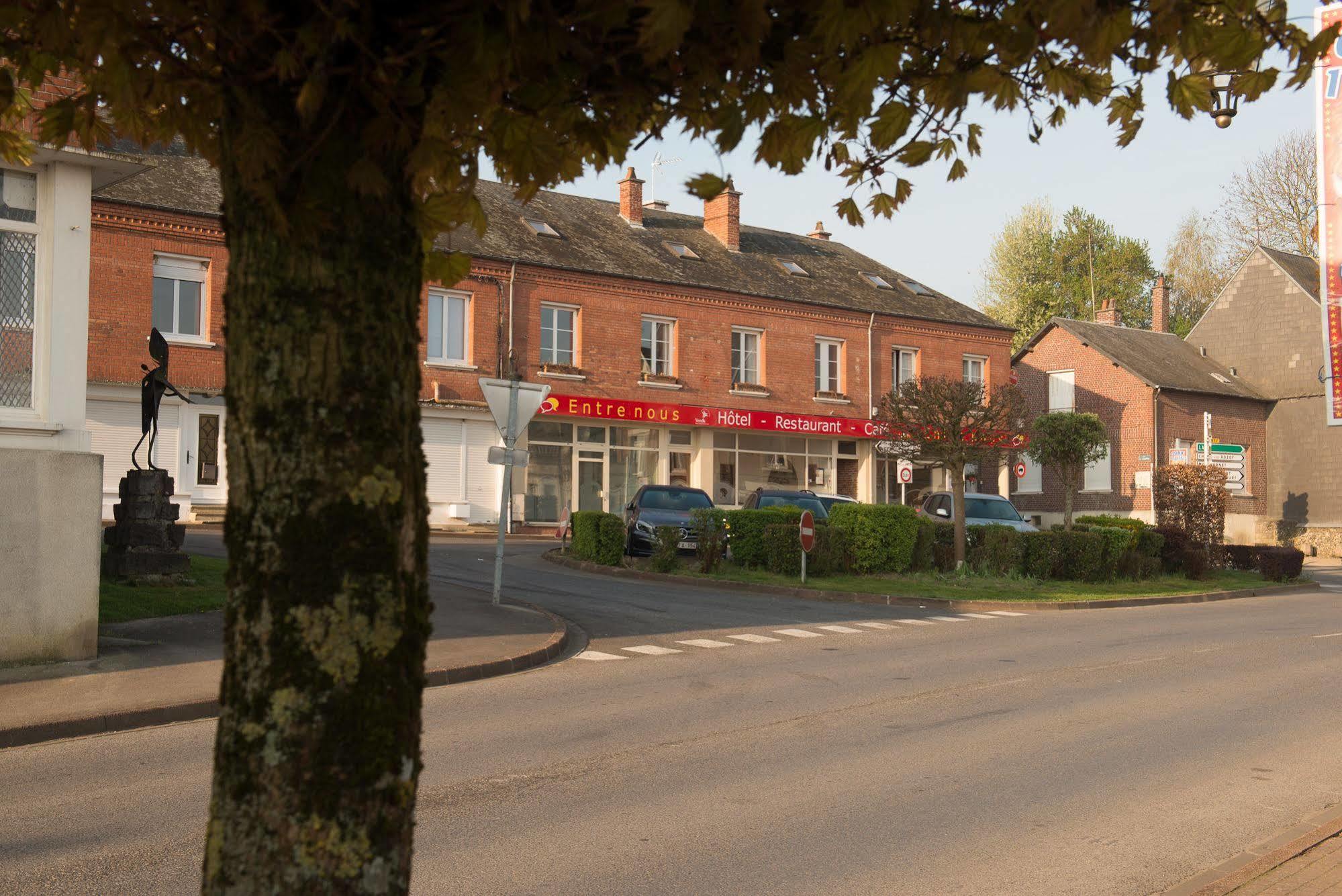 Entre Nous Hotel Rozoy-sur-Serre Exterior foto